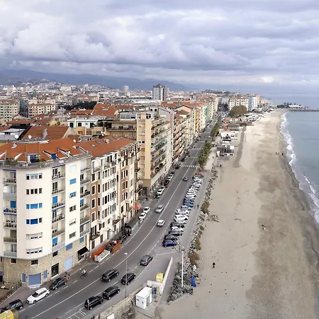 Caruggio Al Mare Σαβόνα