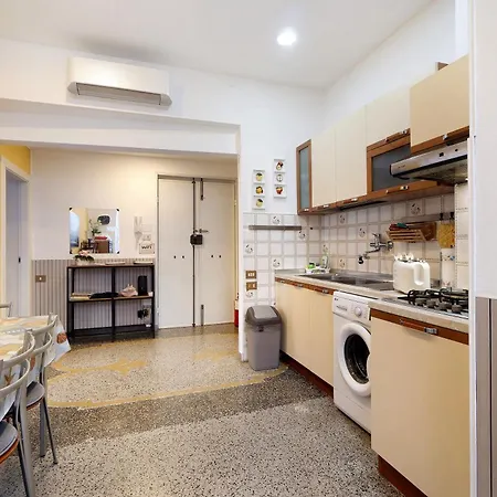 公寓 Caruggio Al Mare